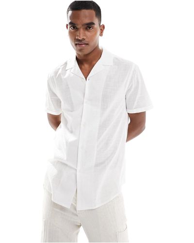ASOS Camicia vestibilità classica effetto lino bianca con maniche con risvolto e colletto con rever - Bianco