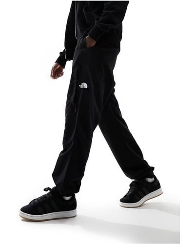 The North Face Nylon Woven Loose Fit sweatpants - Black