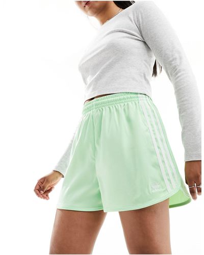 adidas Originals Pantalones cortos pastel con tres rayas sprinter - Verde