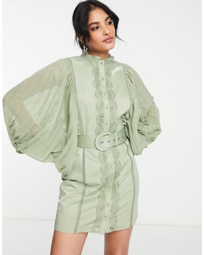 ASOS Robe courte à manches plissées et bordures en dentelle guipure - Vert