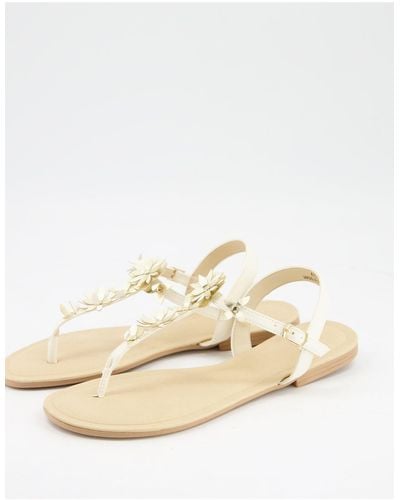 Oasis Flower Toe Post Sandals - White