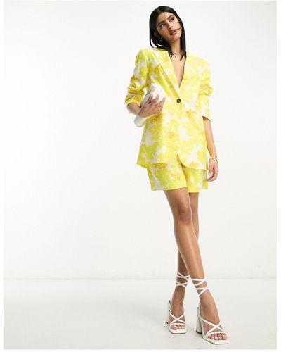 ASOS Oversized Floral Printed Mom Suit Short With Linen - Yellow