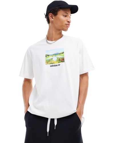 adidas Originals T-shirt bianca con grafica con alba - Bianco