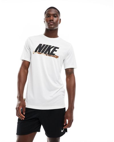 Nike – core legend camo – t-shirt - Weiß