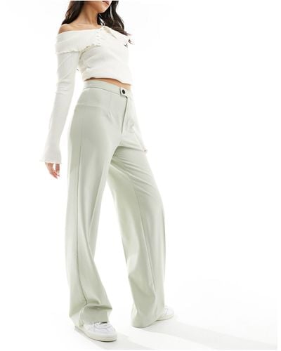 Pull&Bear Wide Leg Pleat Tailored Trouser - White