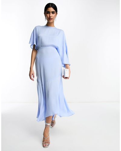 ASOS Satijnen Midi-jurk Met Fladdermouwen En Asymmetrische Zoom - Blauw