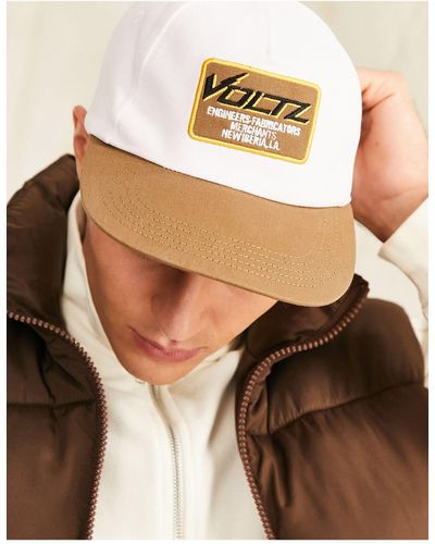 ASOS Snapback Cap With Text Badge - Brown
