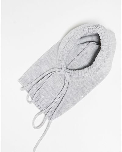 Reclaimed (vintage) Unisex Knitted Hood - White