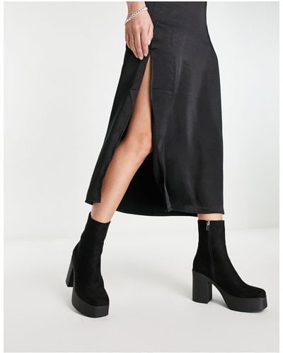 LAMODA Heeled Ankle Boots - Black