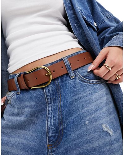 ASOS Cintura da jeans per vita e fianchi color cuoio con fibbia a mezzaluna - Blu
