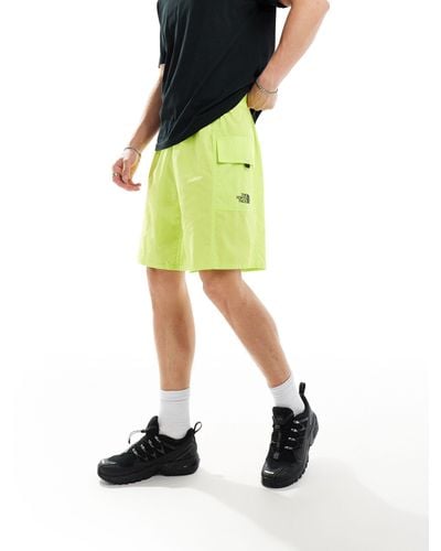 The North Face Logo Pocket Shorts - Green