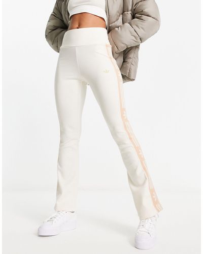 adidas Originals Ski chic - legging évasé côtelé - grège - Blanc