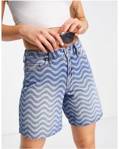 Hollister Pantalones cortos vaqueros con lavado medio y diseño - Azul