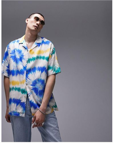 TOPMAN – kurzärmliges hemd mit reverskragen und em batikmuster - Blau
