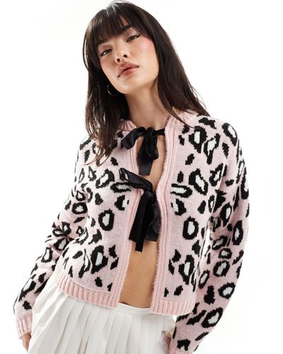 Miss Selfridge – strickjacke mit leopardenmuster und schleifendetail - Pink