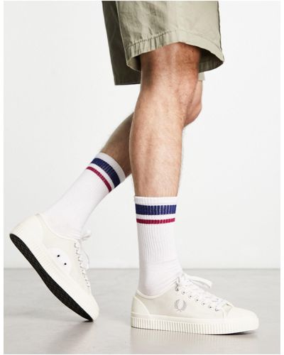 Fred Perry Hughes - Lage Canvas Sneakers - Wit
