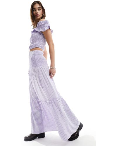 Glamorous Falda larga morada a rayas escalonada con cintura fruncida - Morado