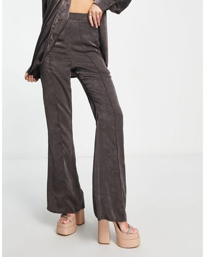 Public Desire Pantalon ample d'ensemble en satin - anthracite - Multicolore