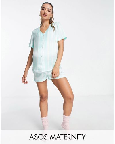 ASOS Asos Design Maternity - Exclusive - Satijnen Gestreepte Pyjamaset Met Overhemd En Short - Wit