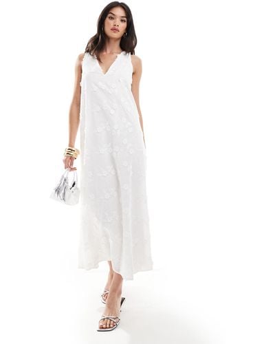 Y.A.S Plunge Tie Back 3d Floral Maxi Dress - White