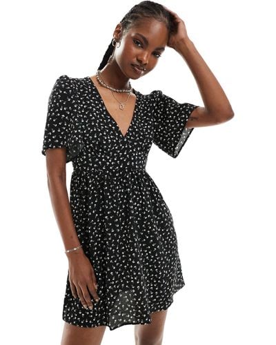 Monki Short Sleeve Mini Dress With V Neck - Black