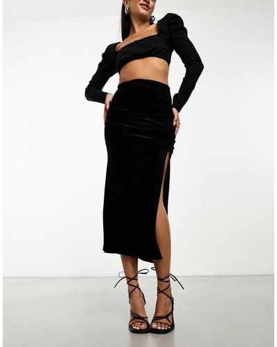 New Look Falda midi negra con abertura lateral y detalle fruncido - Negro