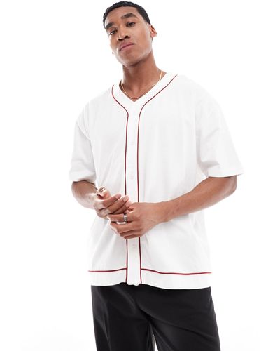 ASOS Camiseta blanca extragrande estilo béisbol con botones y ribetes en contraste - Blanco