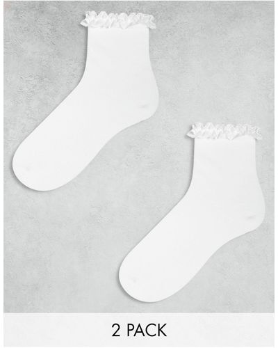 ASOS Confezione da 2 paia di calzini bianchi con volant sulla caviglia - Bianco