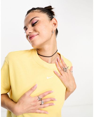 Nike – essential – boyfriend-t-shirt - Gelb
