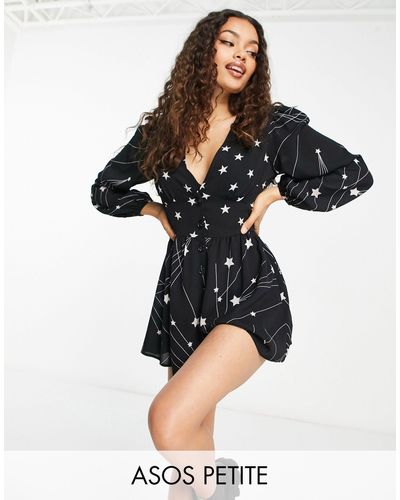 ASOS Asos design petite – playsuit aus blasenkrepp mit tiefem ausschnitt, puffärmeln und sternenmuster-mix - Schwarz