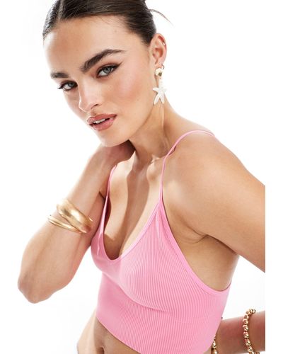 ONLY – geripptes, nahtloses bustier - Pink