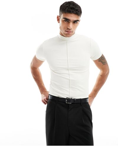 ASOS T-shirt attillata con collo alto bianco sporco con cuciture