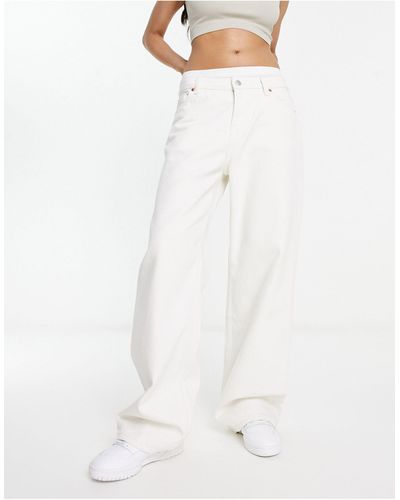 Monki Naoki Loose Fit Low Rise Jeans - White