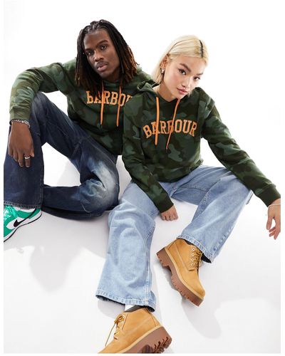 https://cdna.lystit.com/400/500/tr/photos/asos/489e774e/barbour-Camo-X-Asos-Exclusive-Unisex-Logo-Hoodie.jpeg