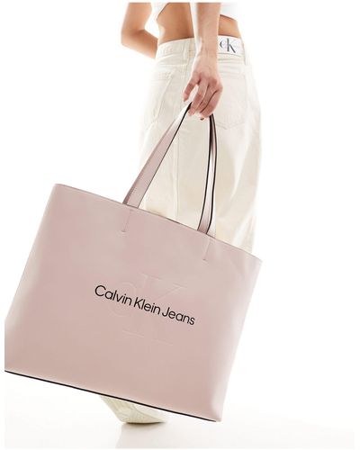 Calvin Klein Borsa shopping strutturata slim pallido - Rosa