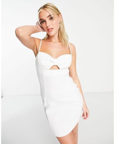 Miss Selfridge – tailliertes minikleid aus neopren - Weiß