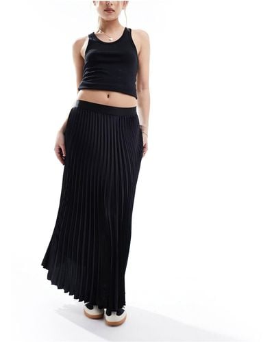 Y.A.S Satin Pleated Midi Skirt - Black