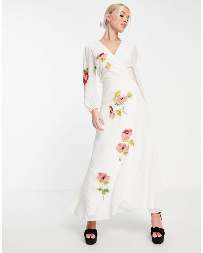 Hope & Ivy Lilbeth Embroidered Midi Dress - White