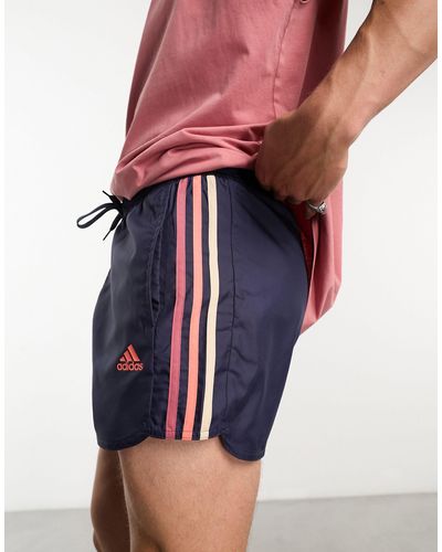 adidas Originals Adidas - Swim - Retro Short Met Split En 3-stripes - Roze