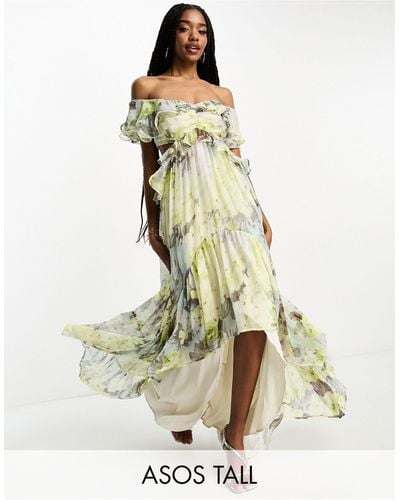 ASOS Asos design tall - robe longue à ourlet asymétrique, volants, découpe et épaules dénudées - vert fleuri - Blanc