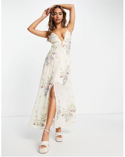 Miss Selfridge Premium - vestito lungo color avorio decorato a fiori - Bianco