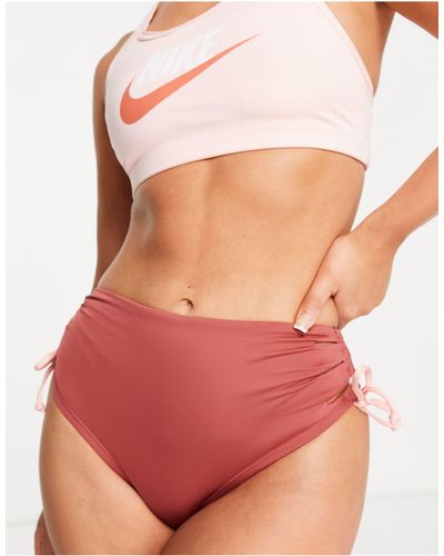 Nike – knapper bikinislip mit hohem bund - Rot