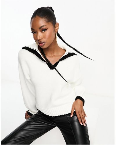 In The Style Exclusive Knitted Contrast Collar Detail Jumper - White