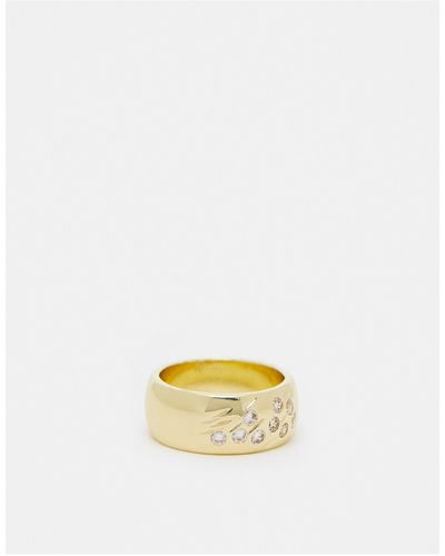 Pieces – vergoldeter, breiter ring mit verstreuten schmucksteinen - Weiß