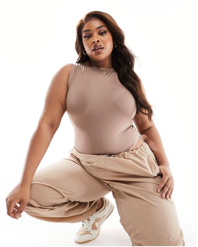 ASOS Curve - all day - body effet lissant à dos nageur - taupe - Marron