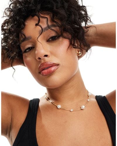 ASOS Asos Design Curve Short Necklace With Mixed Sized Faux Pearl - Black