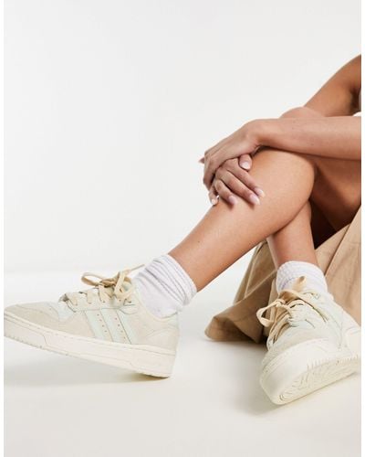 adidas Originals – rivalry – niedrige sneaker - Natur