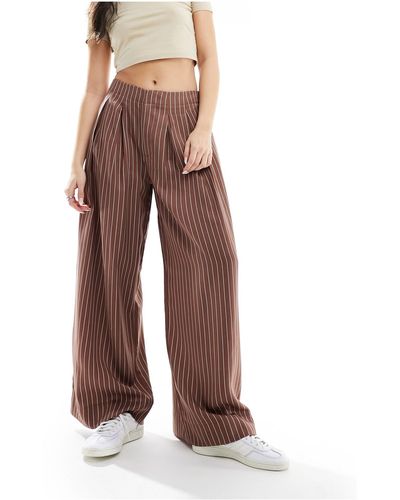 ASOS Wide Leg Trouser With Pleat Detail - Brown