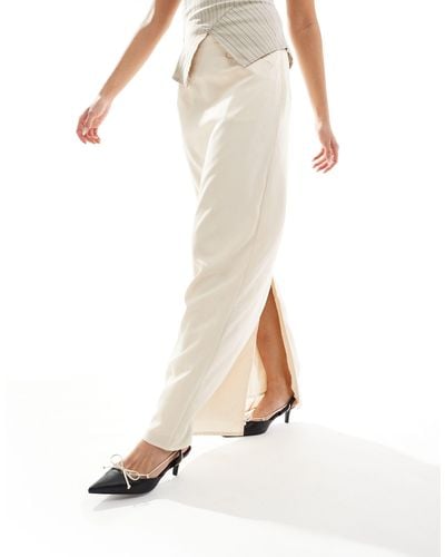 NA-KD X laura jane stone - jupe longue avec poches devant et fente à l'arrière - beige - Blanc