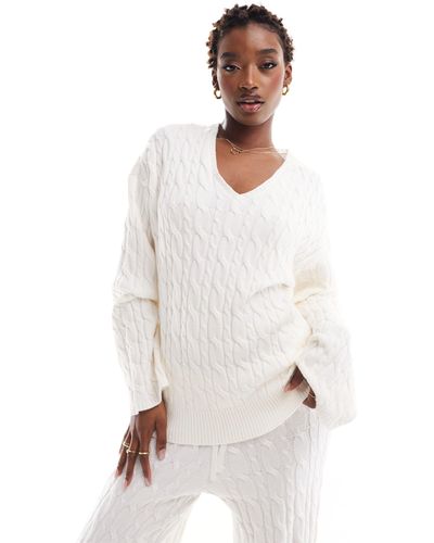 NA-KD V Neck Cable Knit Sweater Co-ord - White